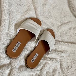 Steve Madden flat sandals